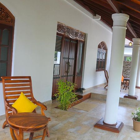 Nivahana Homestay Канди Екстериор снимка