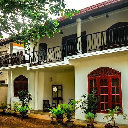Nivahana Homestay Канди Екстериор снимка