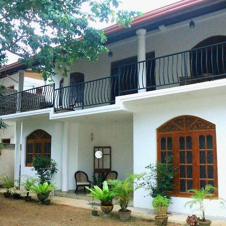 Nivahana Homestay Канди Екстериор снимка