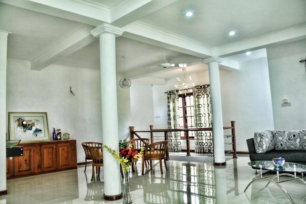 Nivahana Homestay Канди Екстериор снимка