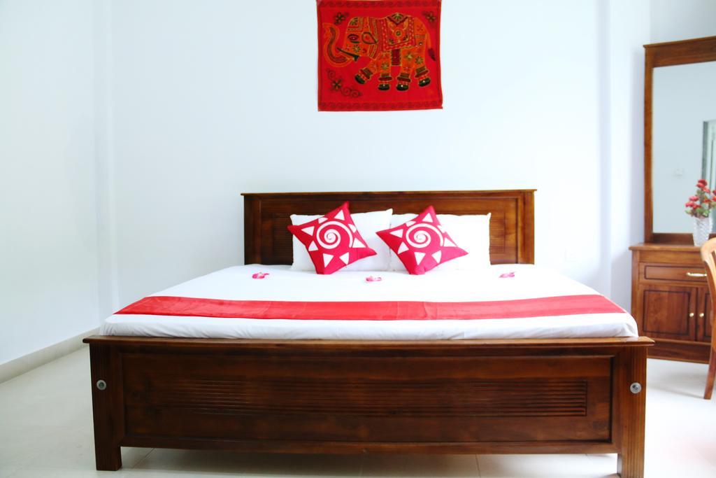 Nivahana Homestay Канди Екстериор снимка